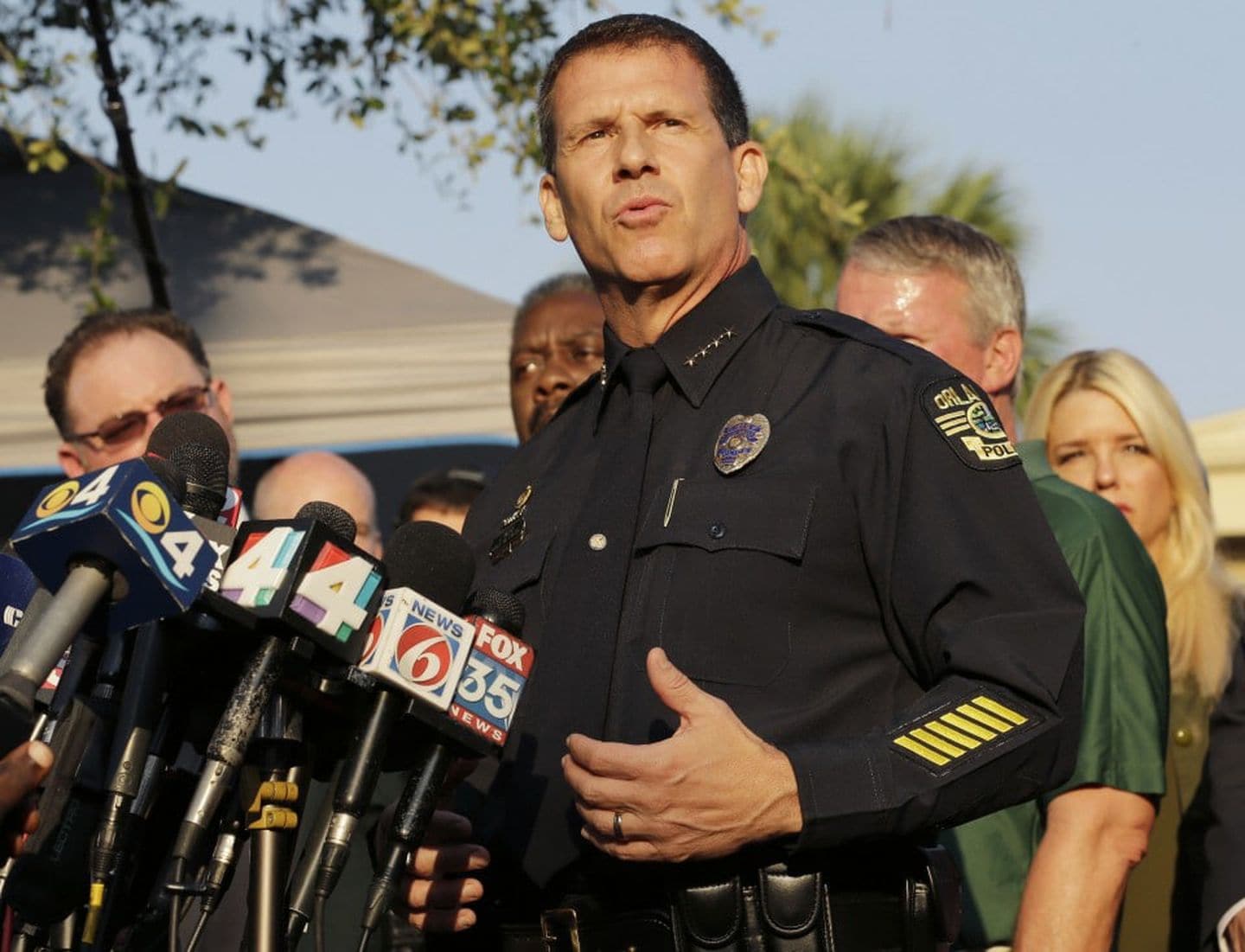 âIf youâre alive, raise your handâ: Orlando police detail response to ...
