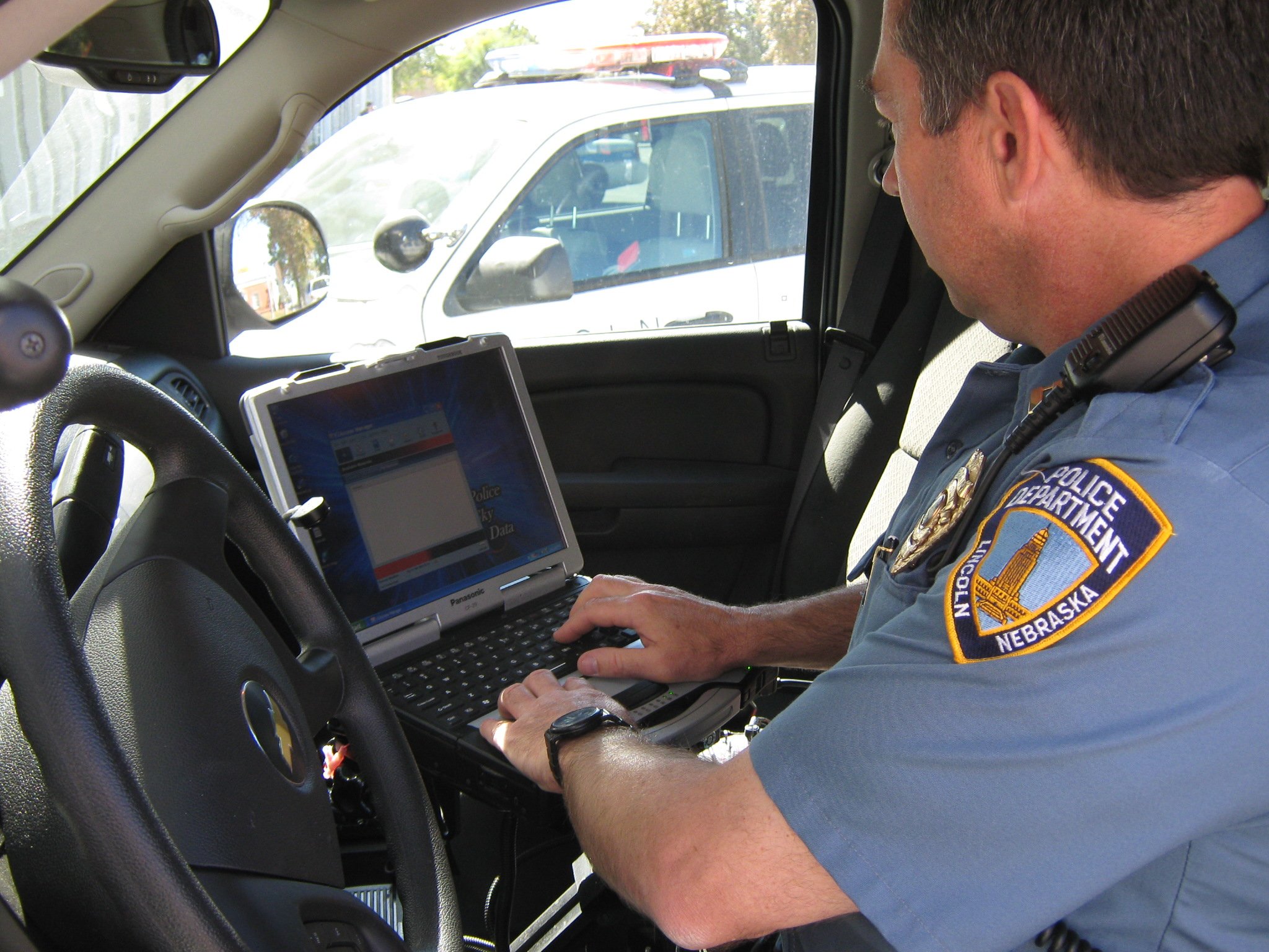 Researchers to track technology, find best tool to aid police ...